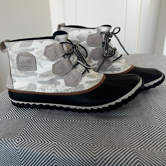 Sorel Out and a Bout Boot in tan camo. - Picture 6 of 8